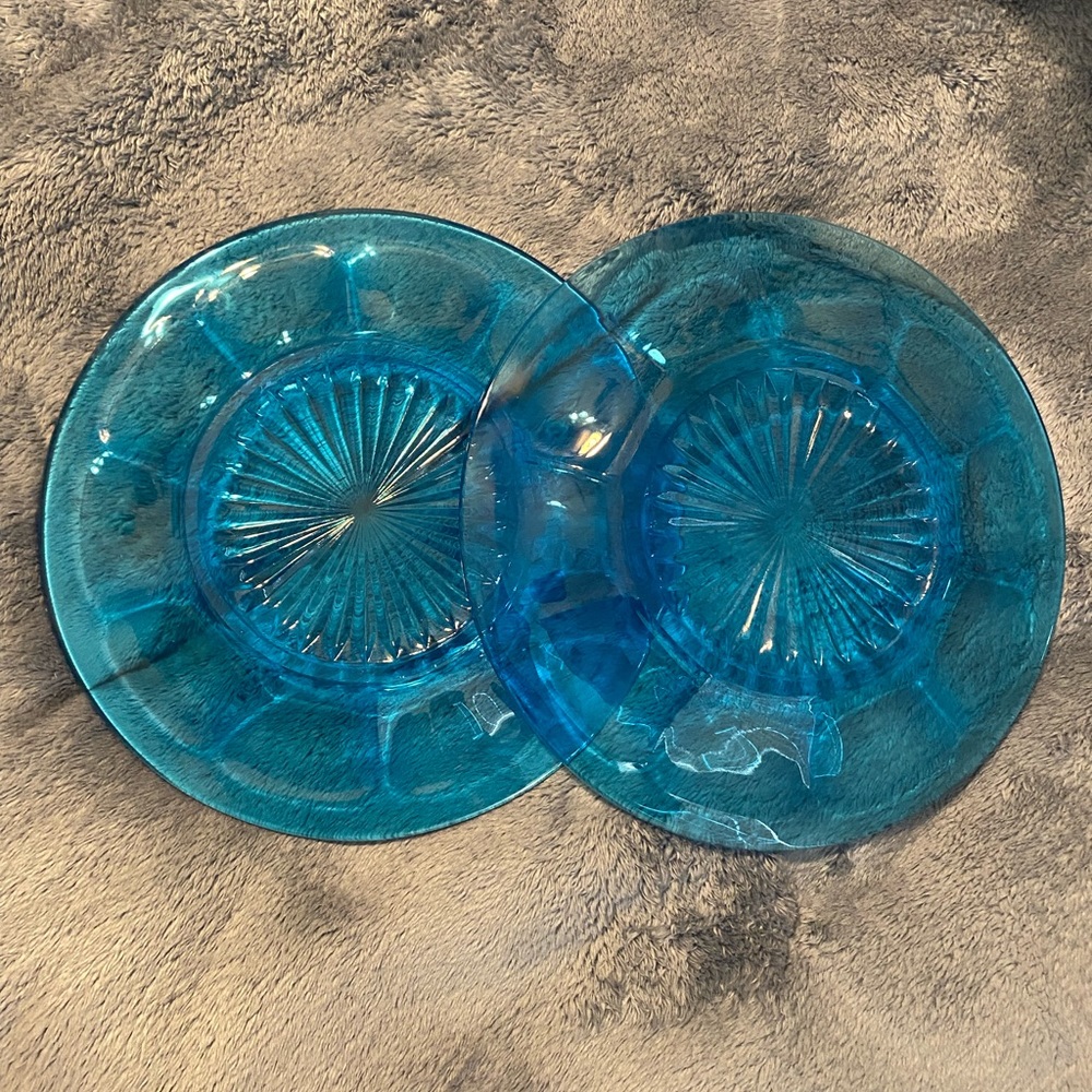 Vintage 9in Aqua/Turquoise Glass plates set of two - Picture 2 of 3
